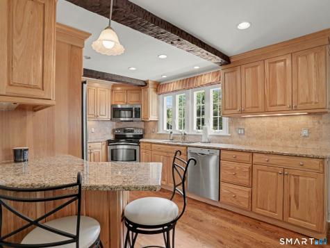 18 Wyant Road Oxford CT 06478