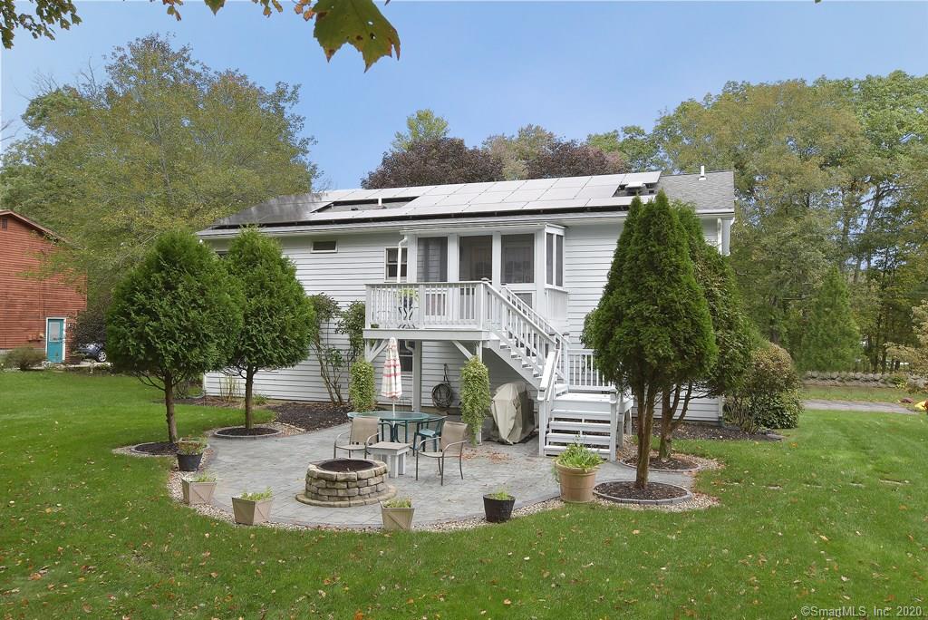 33 Quinebaug Avenue Putnam CT 06260