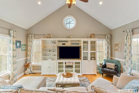 21 Fir Tree North Drive Branford CT 06405