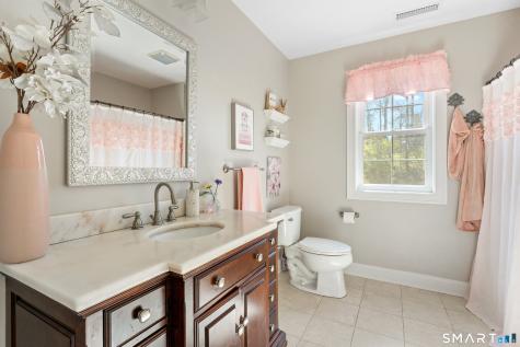 21 Fir Tree North Drive Branford CT 06405