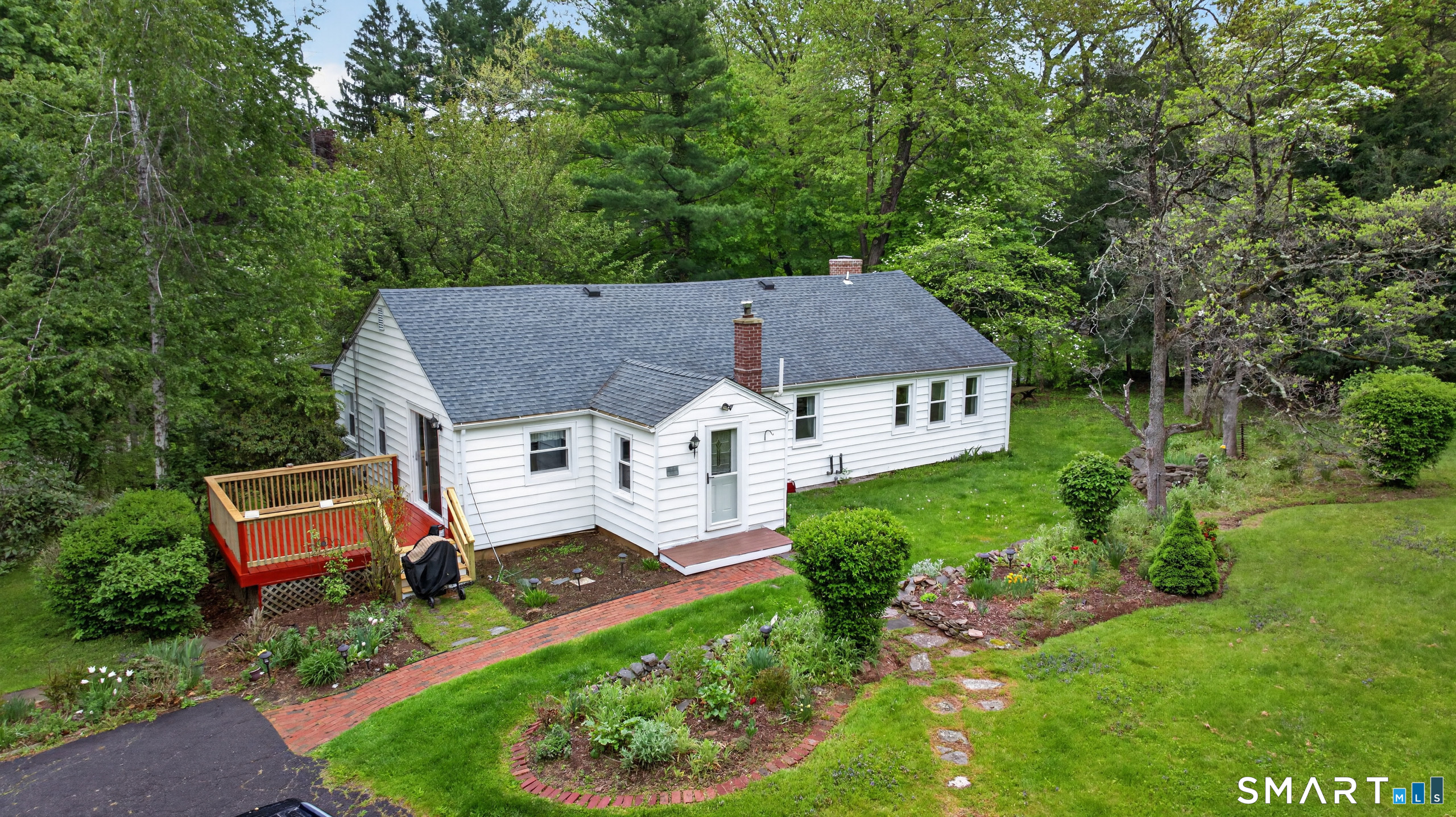39 Fernwood Lane Cheshire CT 06410