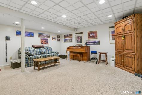 50 River View Court Cheshire CT 06410