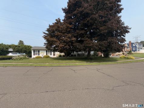 27 Hummingbird Drive Berlin CT 06037