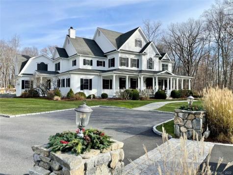7 Bentagrass Lane Newtown CT 06470