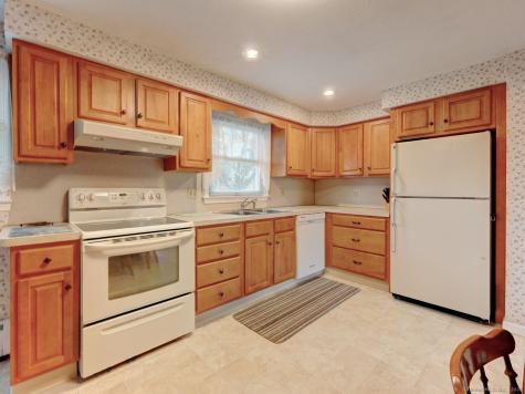 34 Naomi Drive East Hartford CT 06118