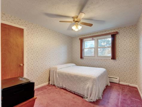 34 Naomi Drive East Hartford CT 06118