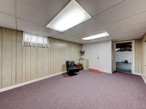 34 Naomi Drive East Hartford CT 06118