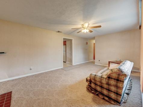 34 Naomi Drive East Hartford CT 06118