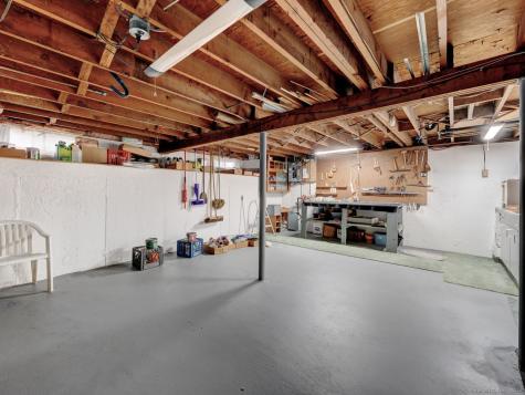 34 Naomi Drive East Hartford CT 06118