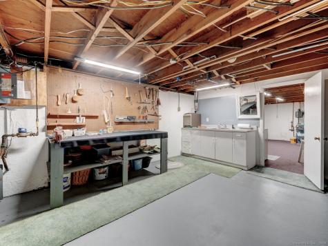 34 Naomi Drive East Hartford CT 06118