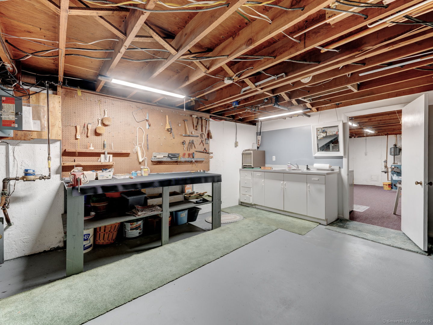 34 Naomi Drive East Hartford CT 06118