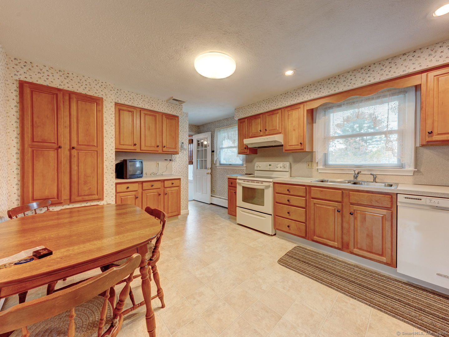 34 Naomi Drive East Hartford CT 06118