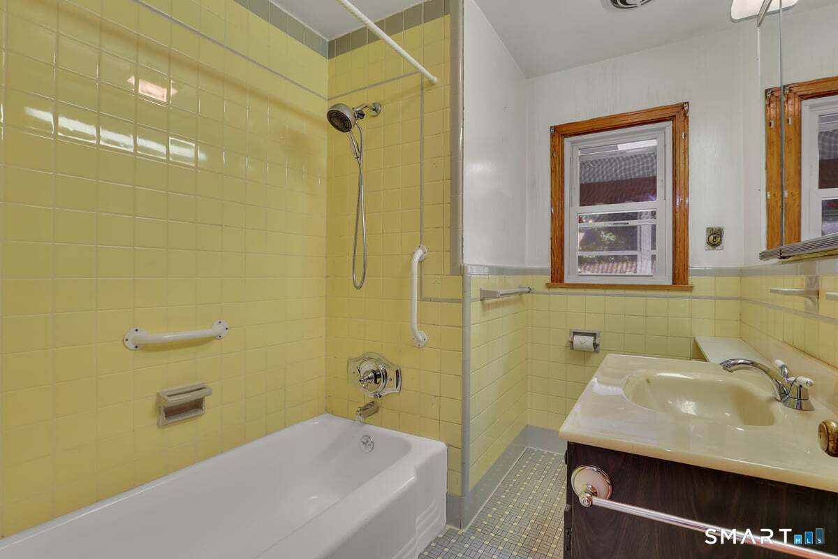 68 Pine Street Meriden CT 06451