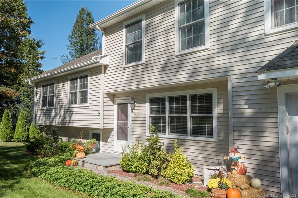 41 Deforest Drive Branford CT 06405