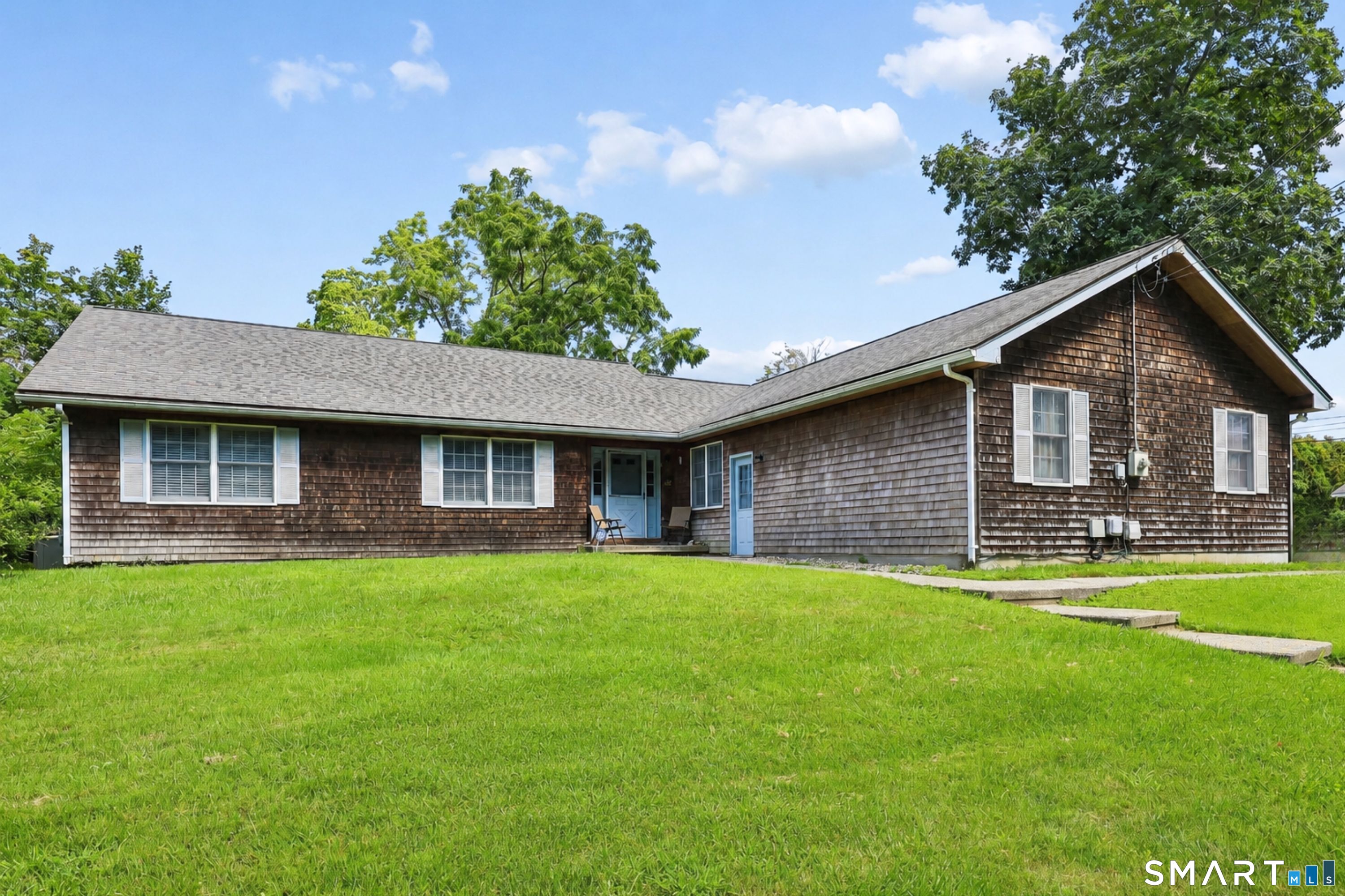 95 Parkway South New London CT 06320
