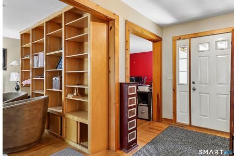 95 Parkway South New London CT 06320