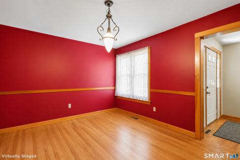 95 Parkway South New London CT 06320