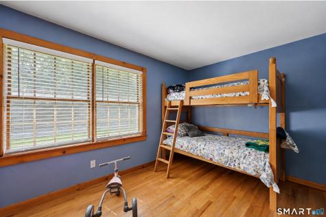 95 Parkway South New London CT 06320