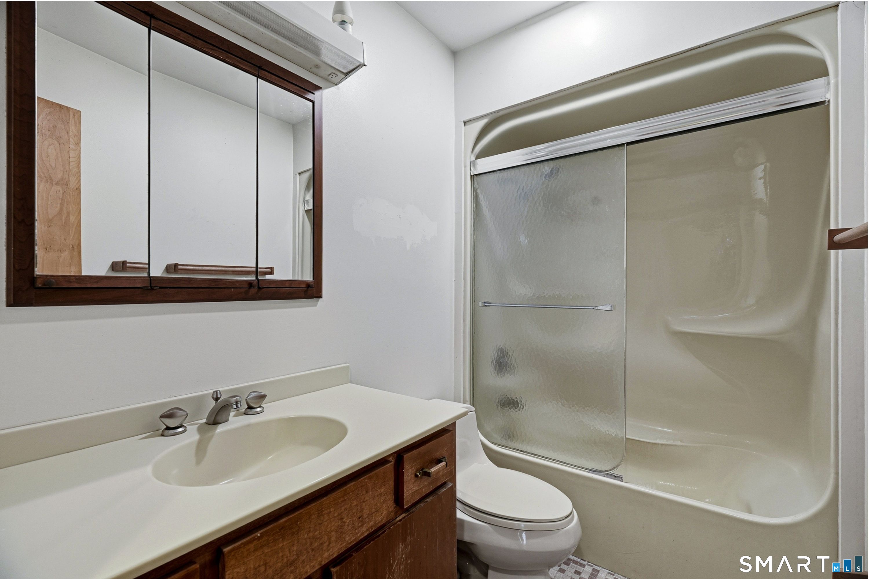 95 Parkway South New London CT 06320