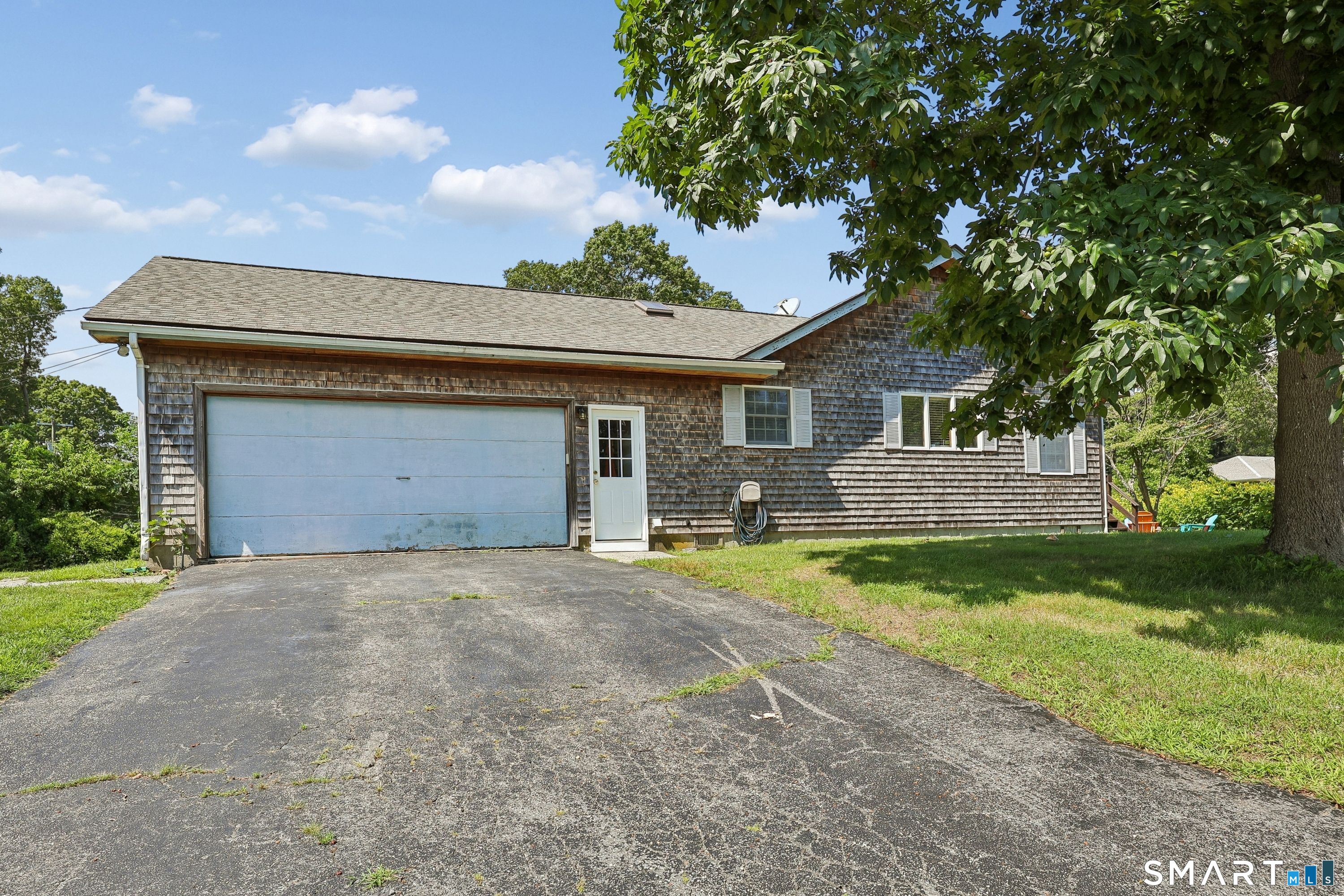 95 Parkway South New London CT 06320