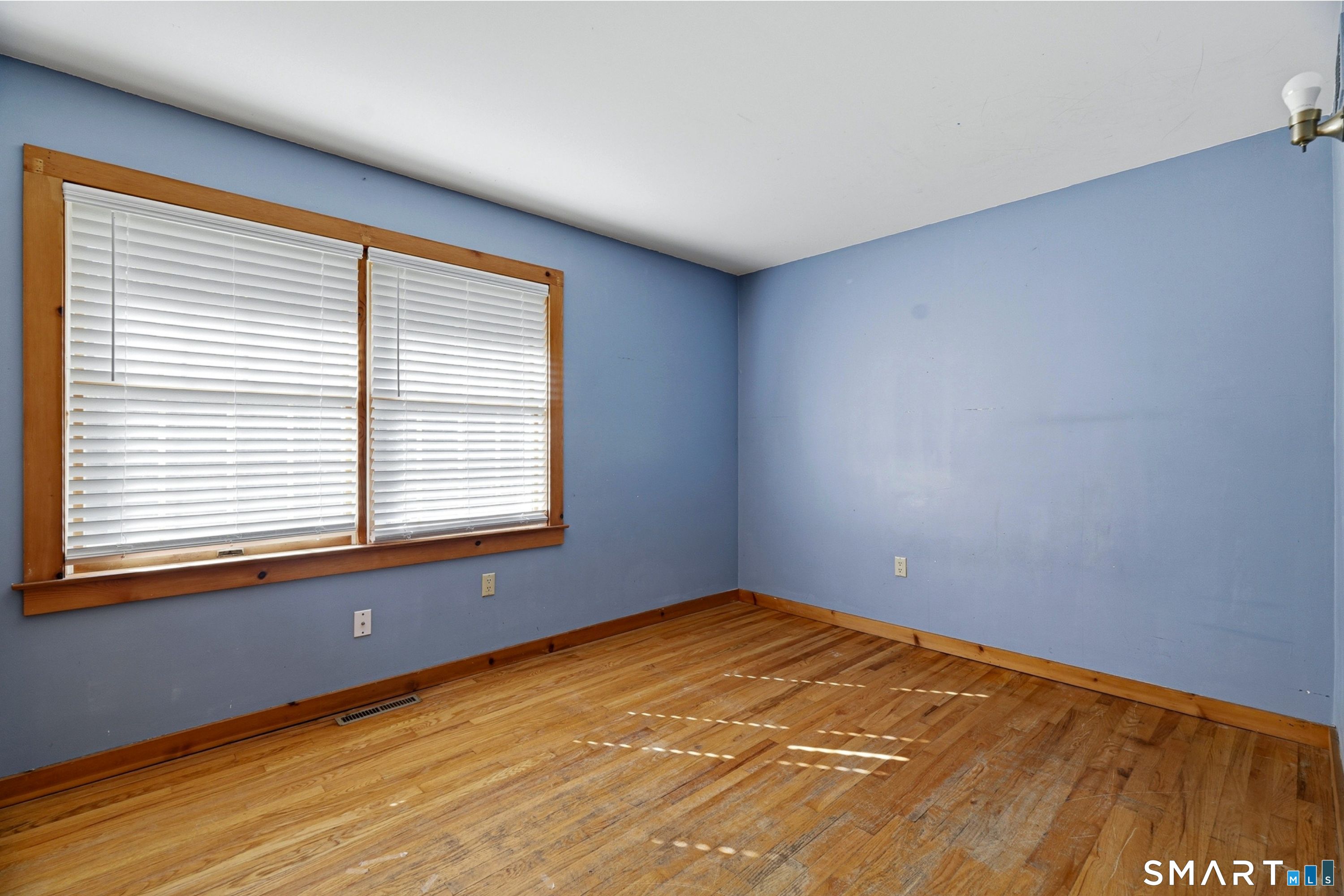 95 Parkway South New London CT 06320