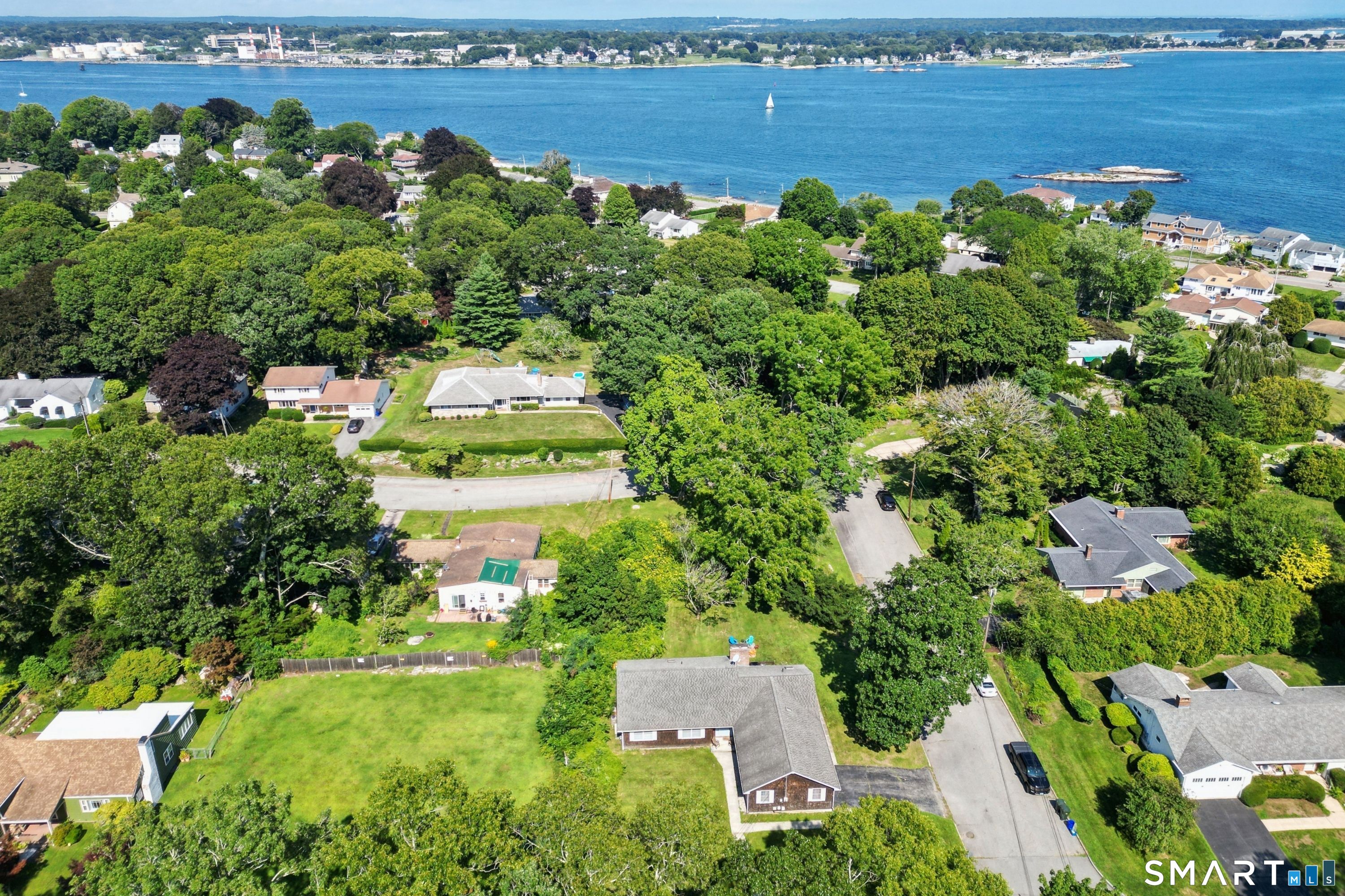 95 Parkway South New London CT 06320