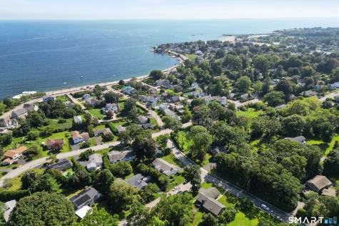 95 Parkway South New London CT 06320