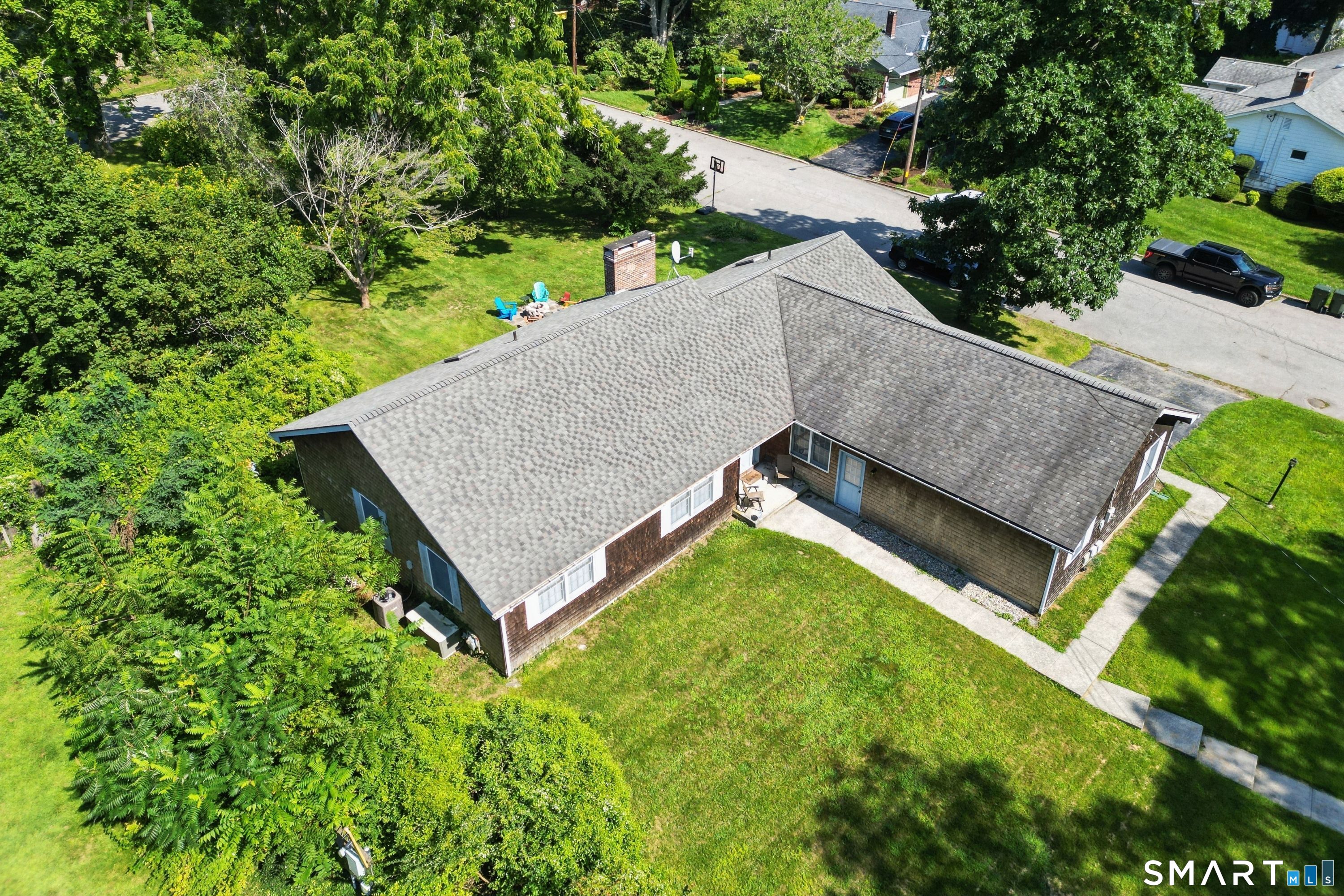 95 Parkway South New London CT 06320