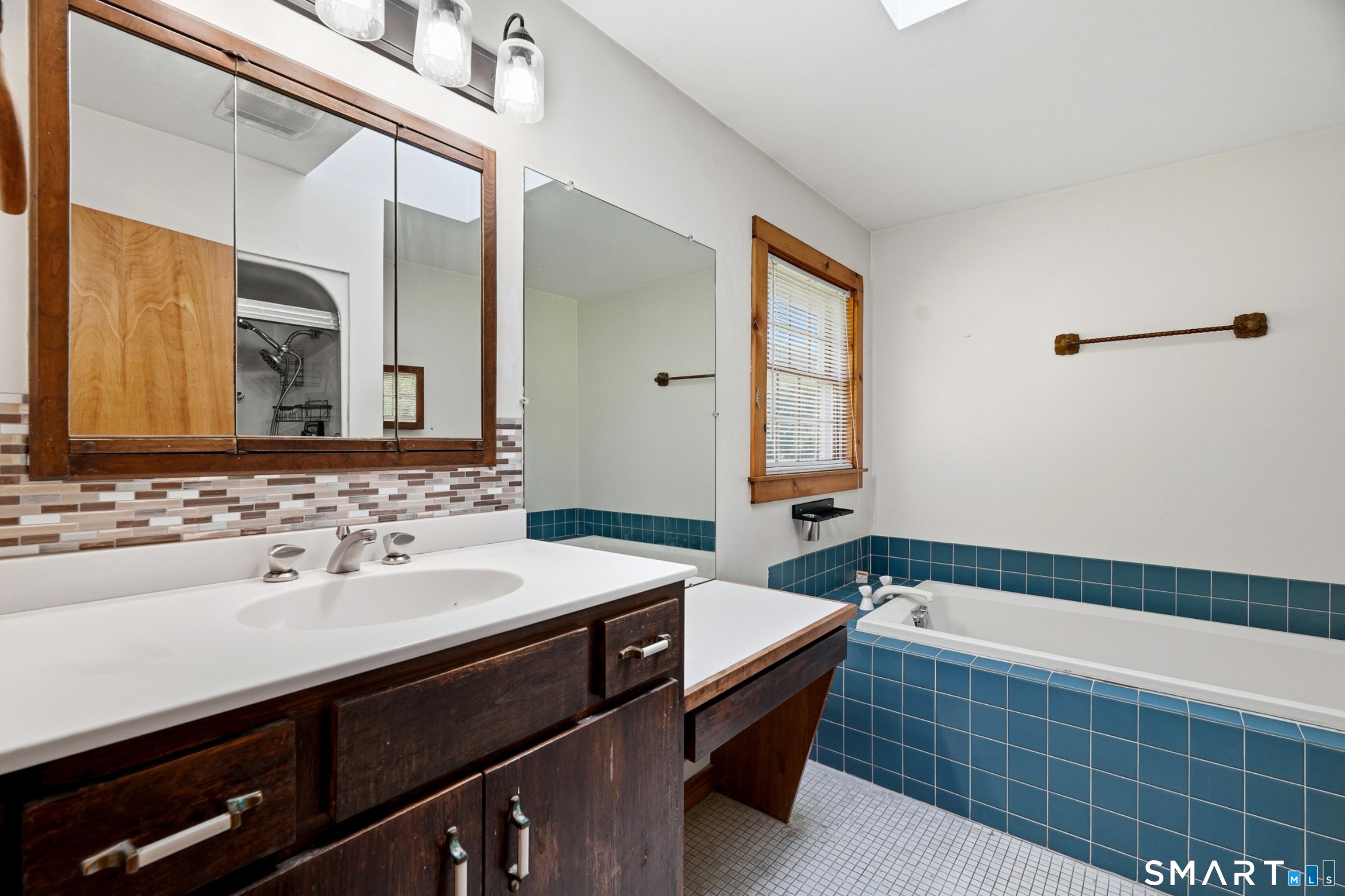 95 Parkway South New London CT 06320