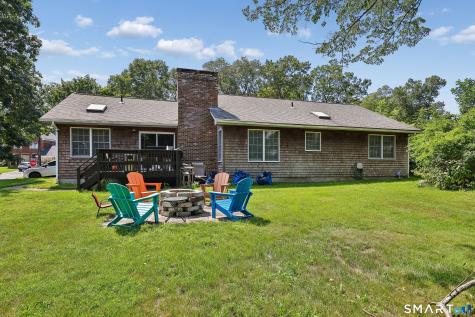 95 Parkway South New London CT 06320