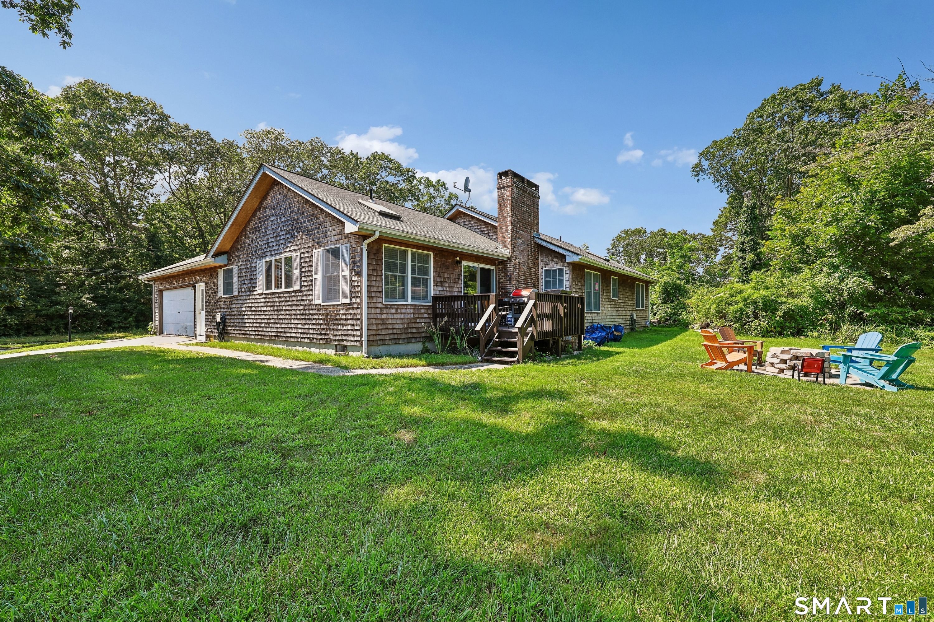 95 Parkway South New London CT 06320