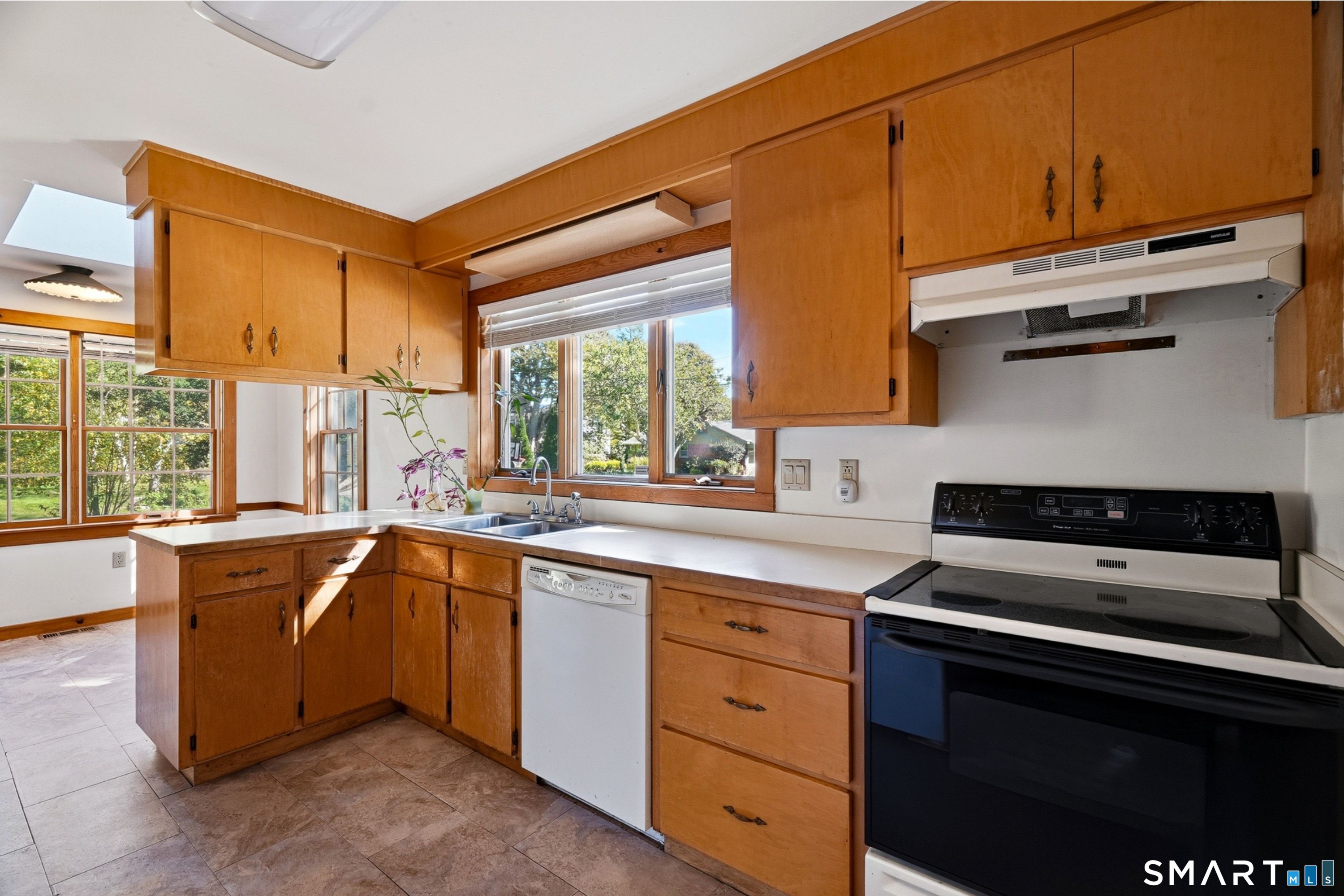 95 Parkway South New London CT 06320