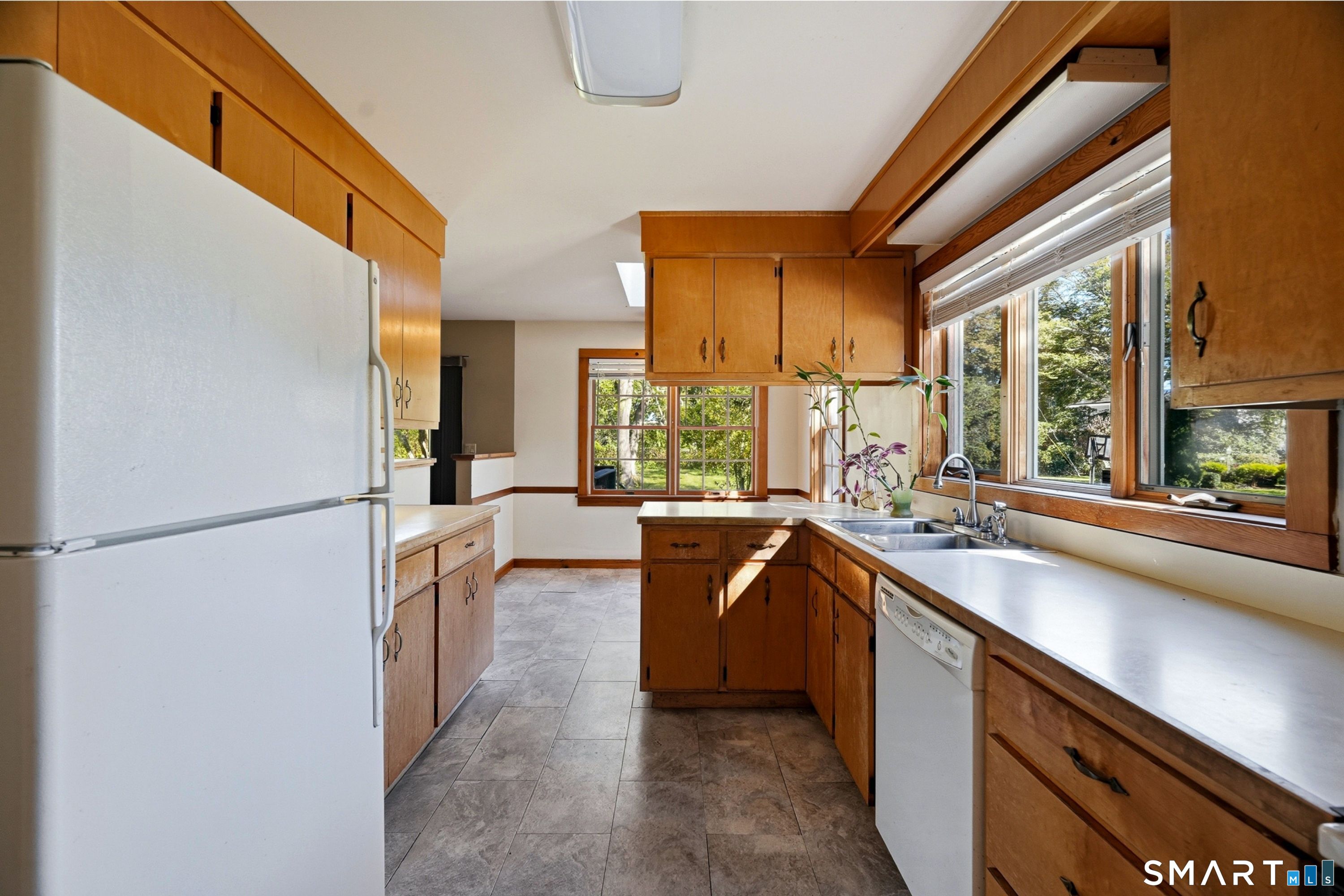 95 Parkway South New London CT 06320
