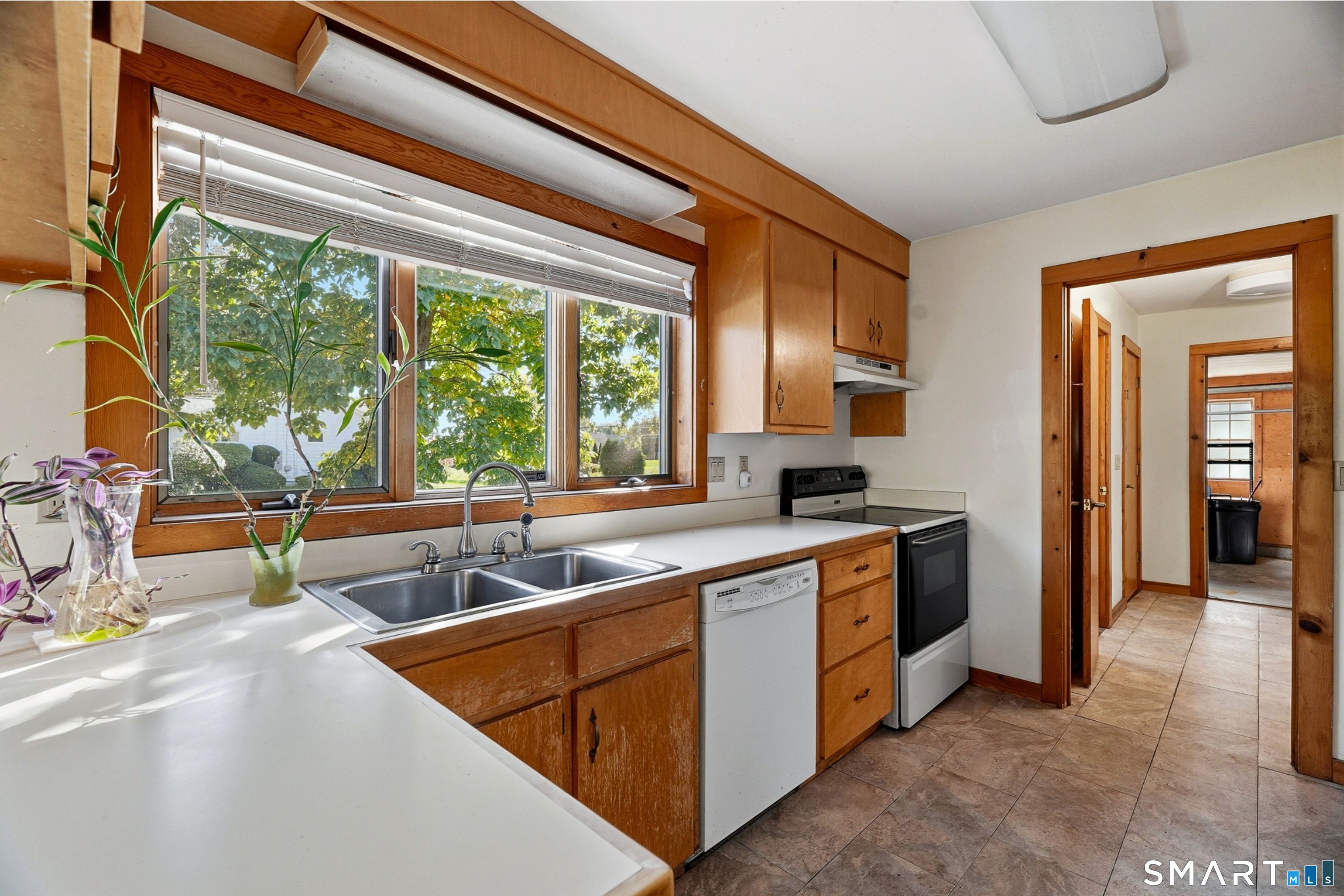 95 Parkway South New London CT 06320