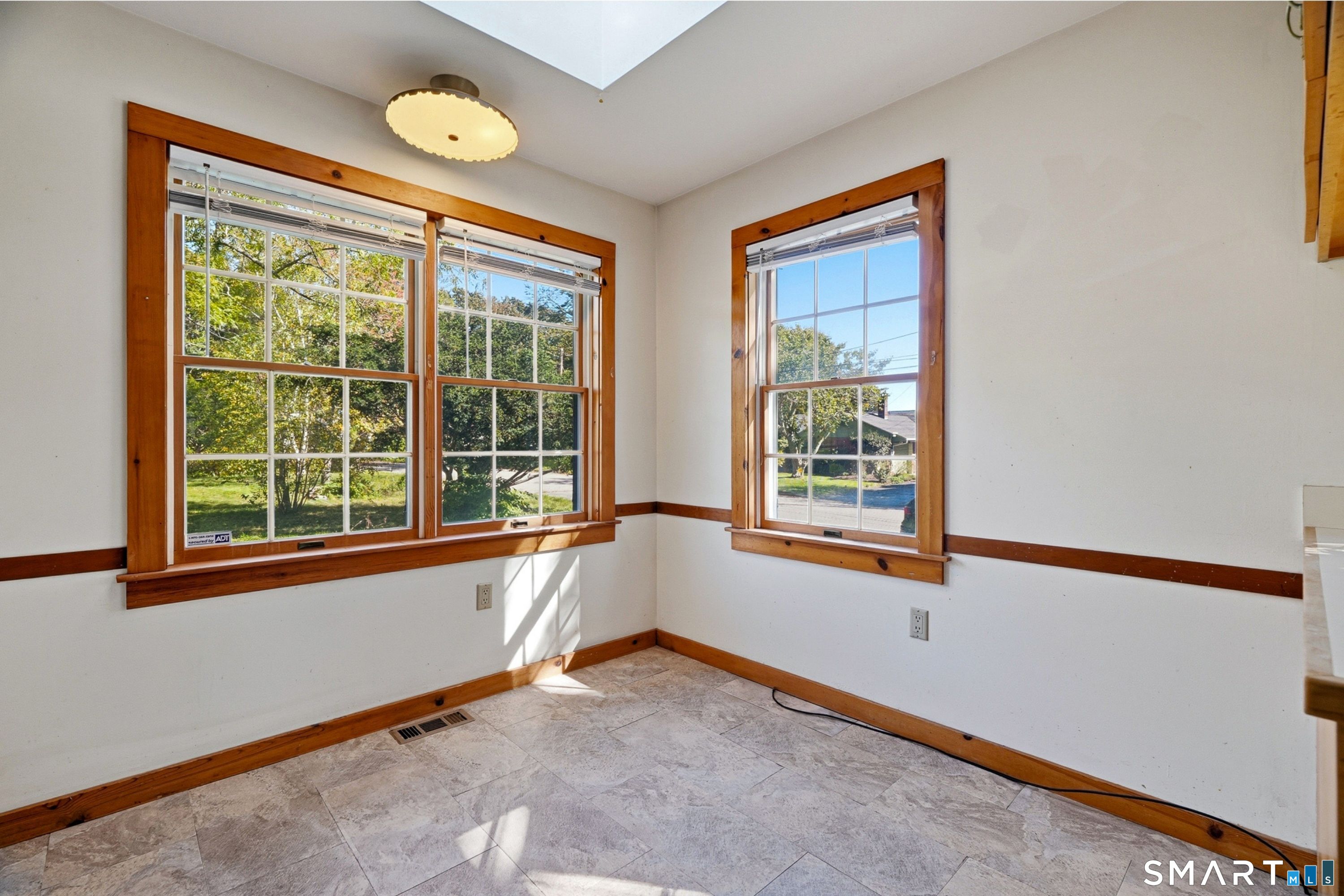 95 Parkway South New London CT 06320
