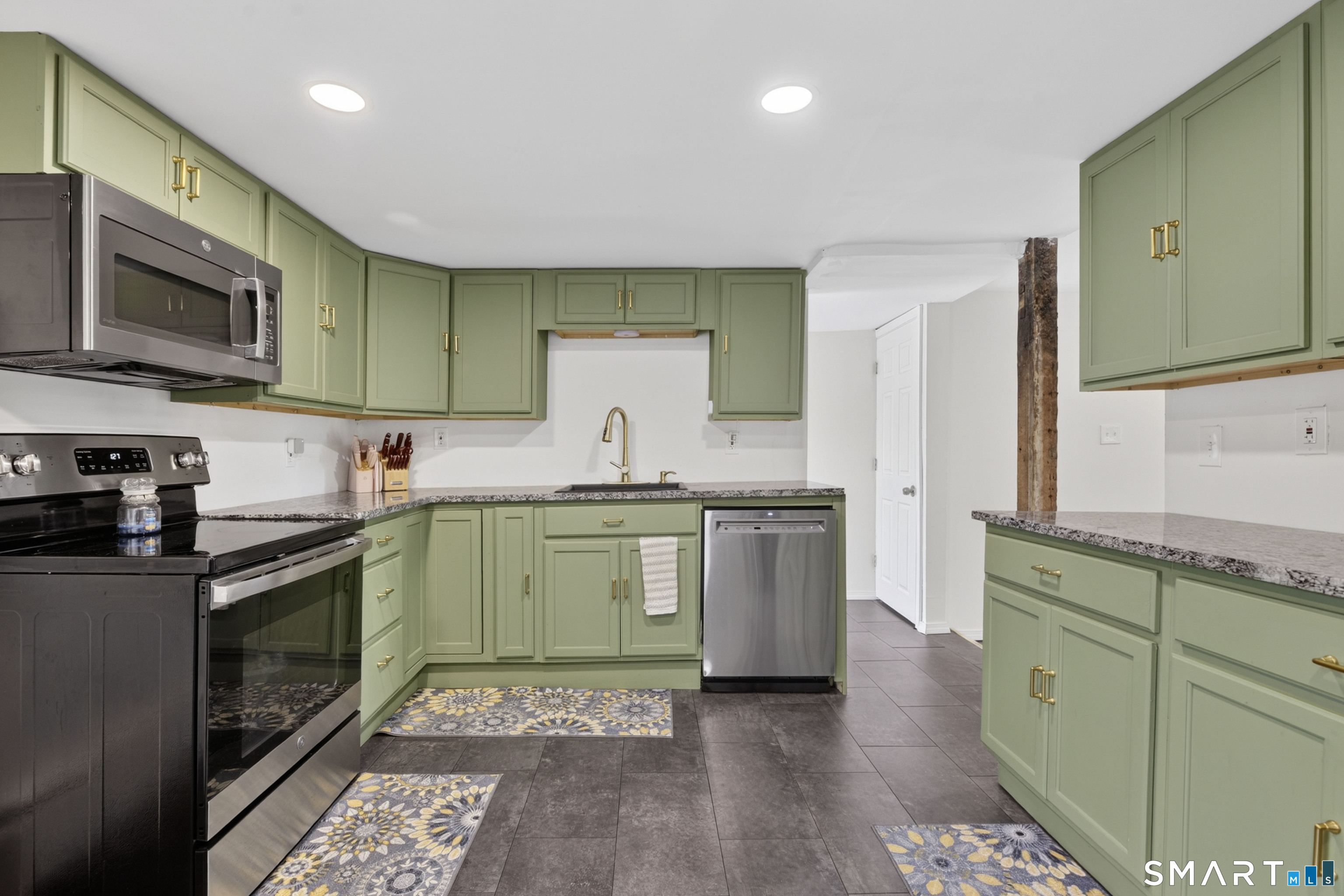 34 Downer Street Stonington CT 06379