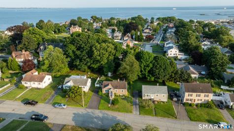 77 Bayshore Drive New London CT 06320