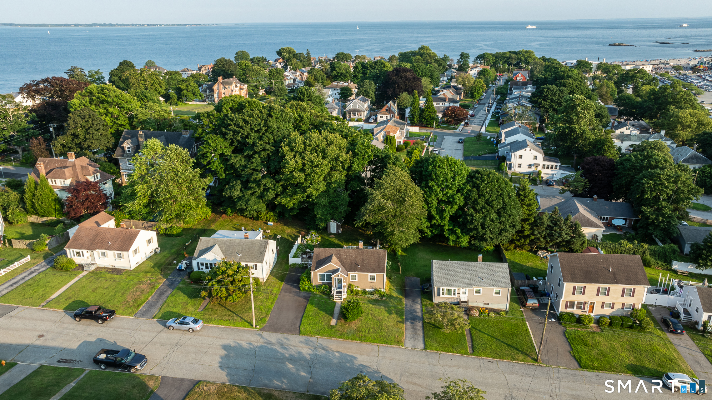 77 Bayshore Drive New London CT 06320