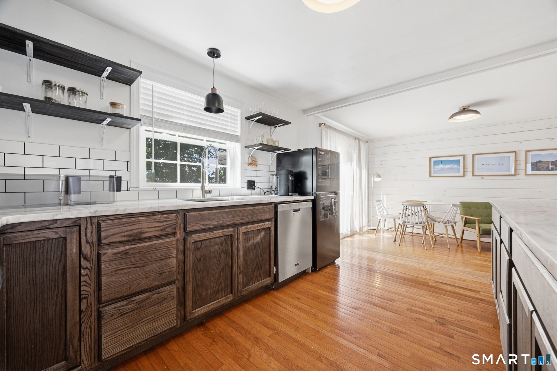 77 Bayshore Drive New London CT 06320