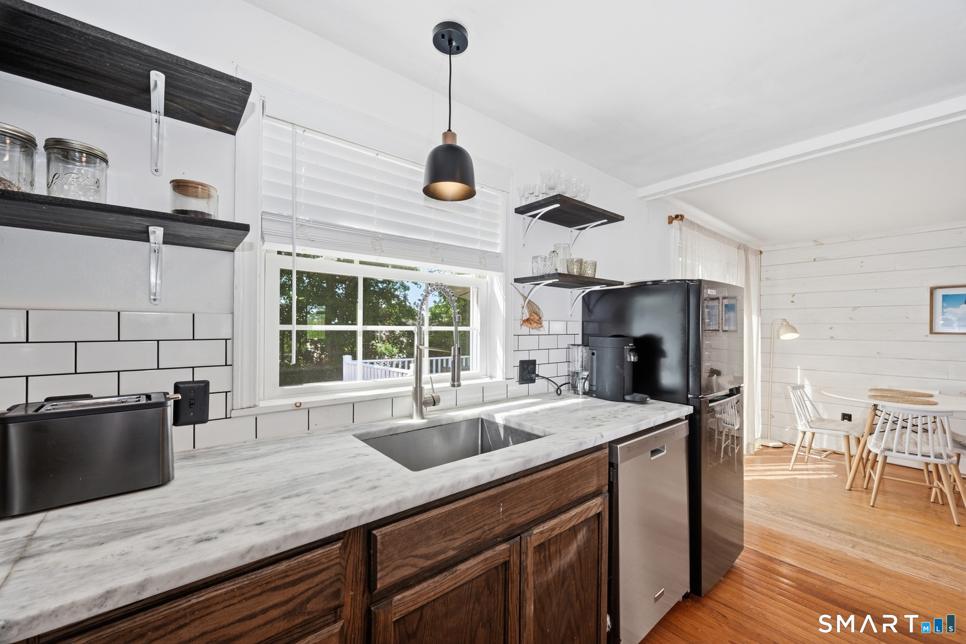 77 Bayshore Drive New London CT 06320