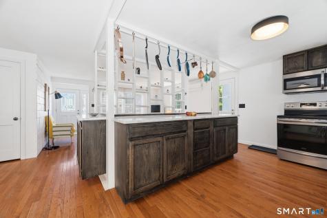 77 Bayshore Drive New London CT 06320