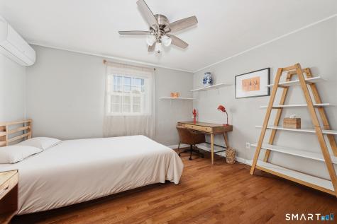 77 Bayshore Drive New London CT 06320