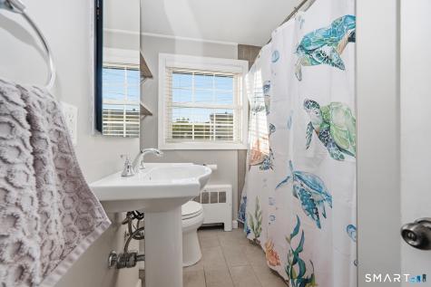 77 Bayshore Drive New London CT 06320