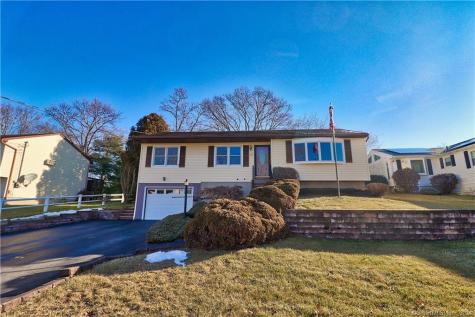 12 Woodmere Road Waterbury CT 06705