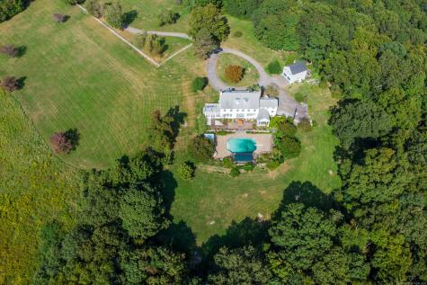 49 Great Ring Road Newtown CT 06482