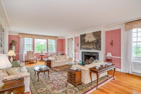 49 Great Ring Road Newtown CT 06482