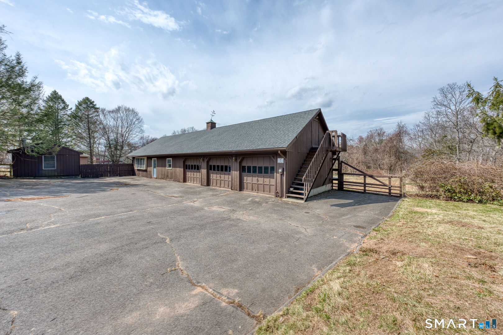 879 Neipsic Road Glastonbury CT 06033