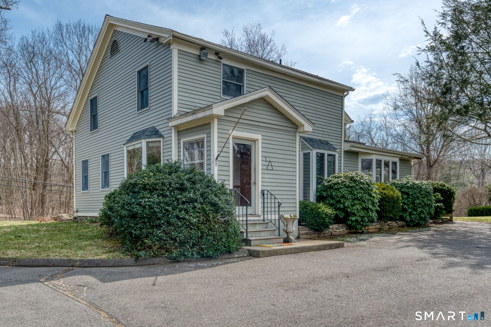 879 Neipsic Road Glastonbury CT 06033