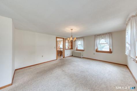879 Neipsic Road Glastonbury CT 06033