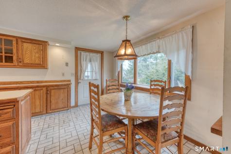 879 Neipsic Road Glastonbury CT 06033